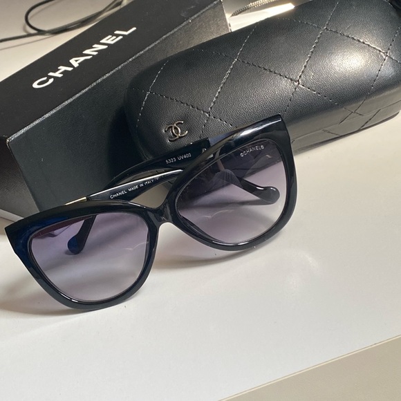 ‼️SOLD‼️Chanel sunglasses - Picture 2 of 9